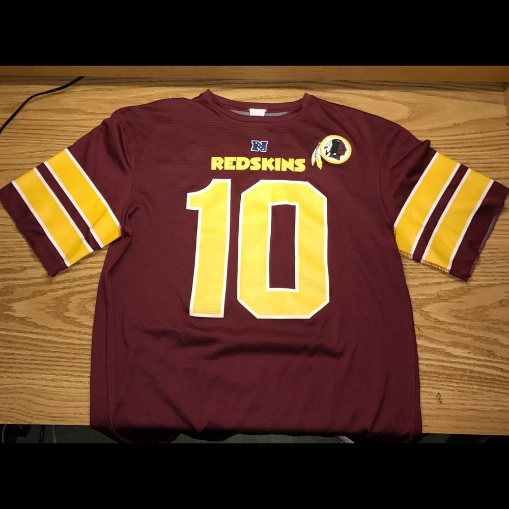 Vintage Washington redskins jersey.