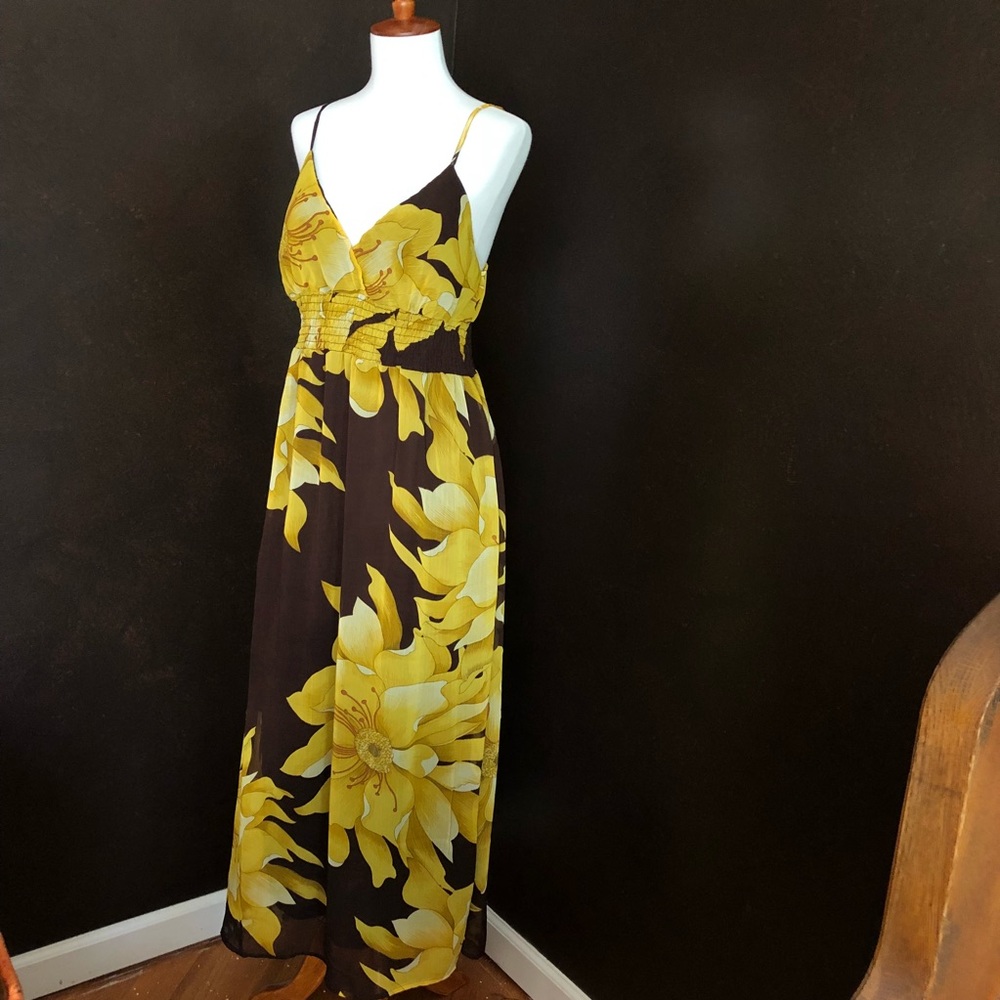 SALE!! Beautiful Sunflower Maxi w/ Padded Chest