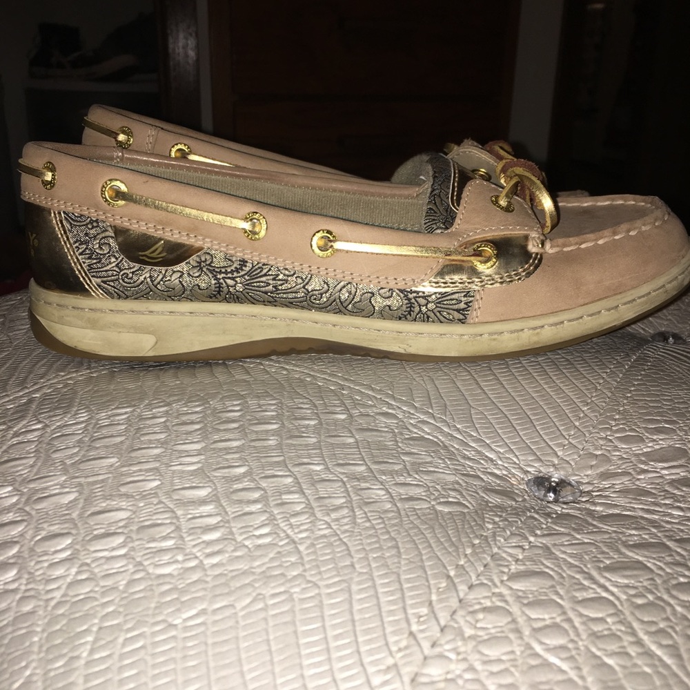 Size 8.5 Gold SPERRY boat shoes