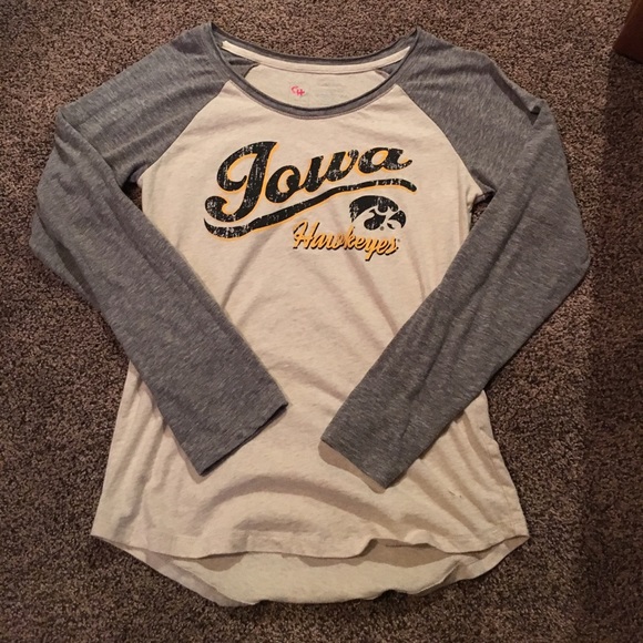 Iowa Hawkeyes long sleeve shirt. - Picture 1 of 1
