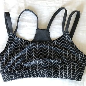 Oiselle Chevrona bra, size S