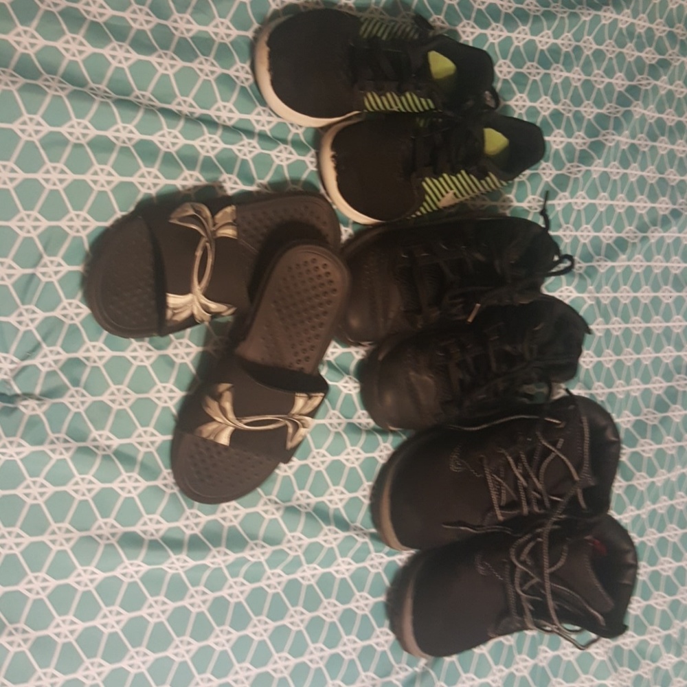 Boys shoes