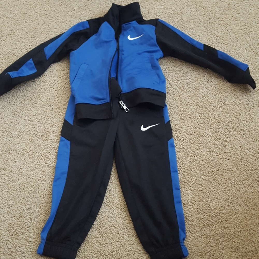 Nike 2 piece