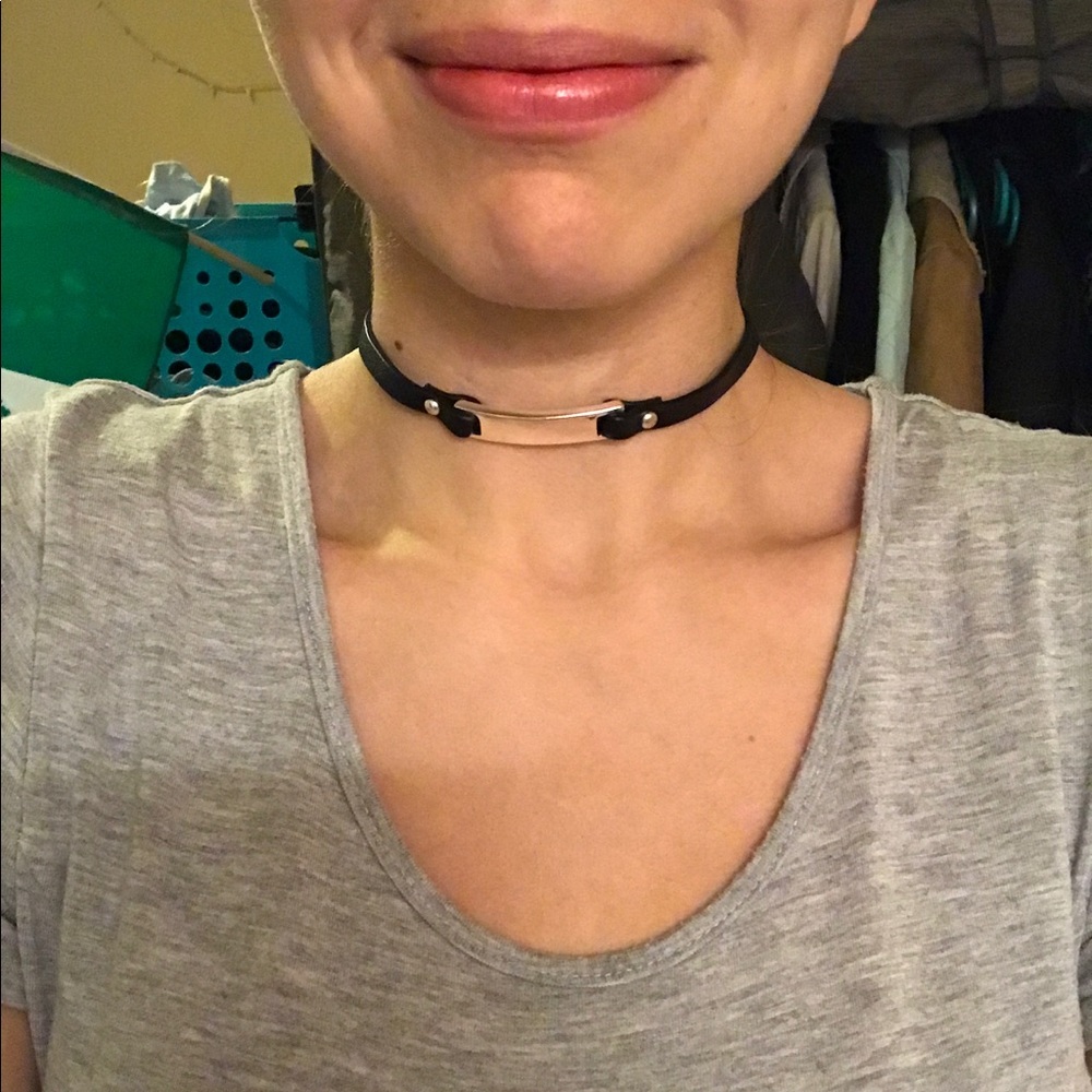 🌸3 for 12🌸 Black leather choker w/silver accent