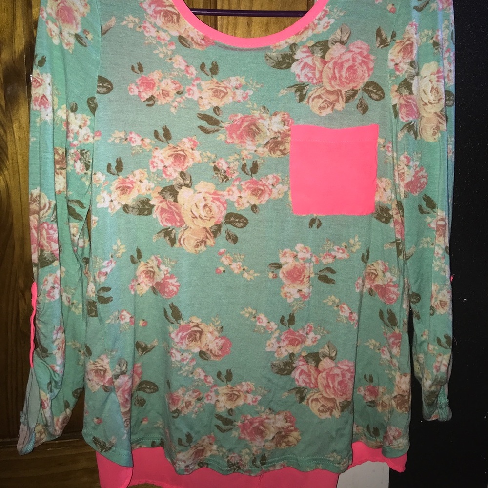 A cute floral Rue 21 shirt