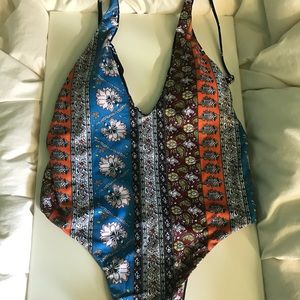 HIGH CUT PLUNGING ONE PIECE SWIMSUIT