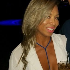 Meet your Posher, Kenia