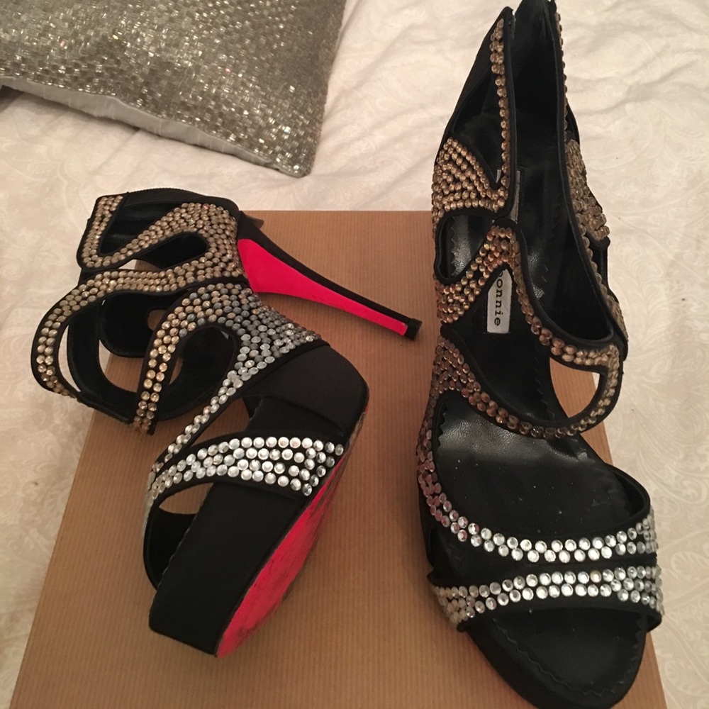 Suecomma bonnie heels