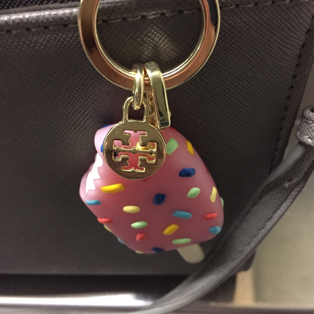 Tory Burch ice cream bar keyring keychain - Picture 3 of 5