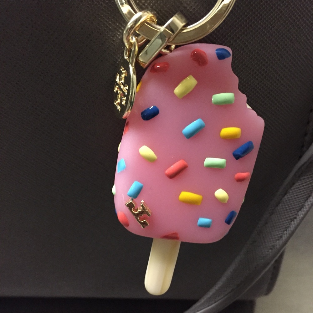 Tory Burch ice cream bar keyring keychain - Picture 4 of 5