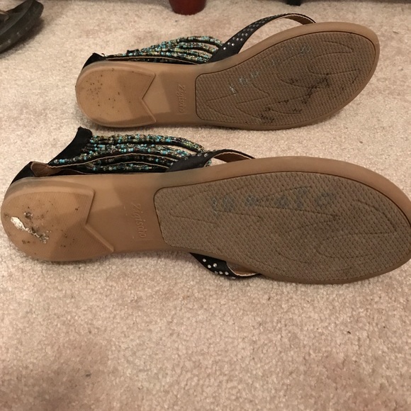 Beautiful Flipflops! Size 10 - Picture 3 of 4