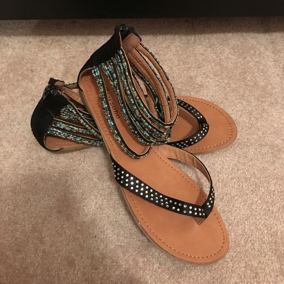 Beautiful Flipflops! Size 10 - Picture 4 of 4