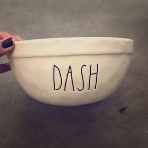 Rae Dunn mixing bowl - dash