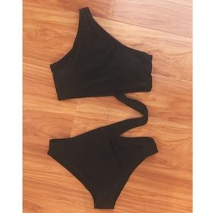 WRAP AROUND ONE PIECE SWIMSUIT