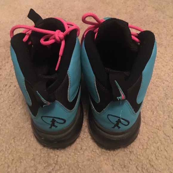 Nike team shoes - Picture 2 of 3