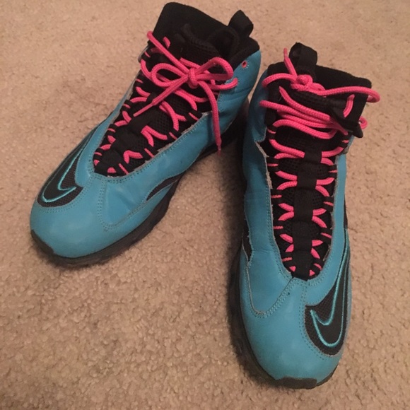 Nike team shoes - Picture 3 of 3