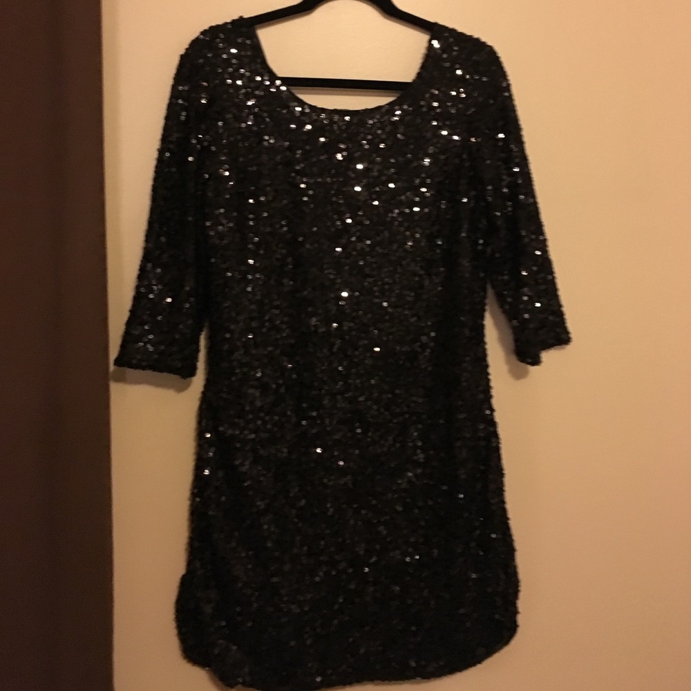Black 3/4 Sleeve Sequin Dress.