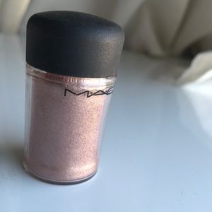 MAC Pigment in "Tan"