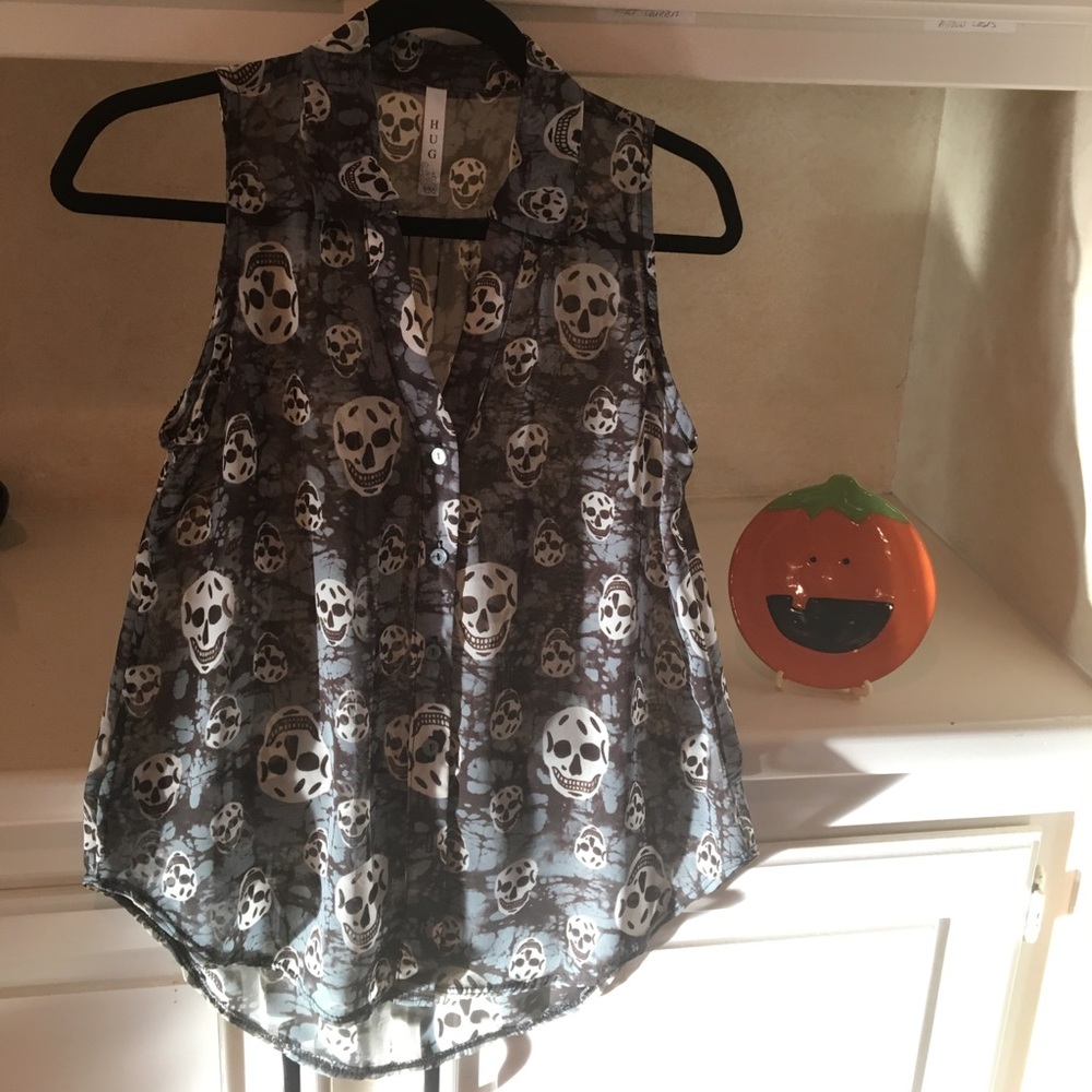 Skull sleeveless blouse S