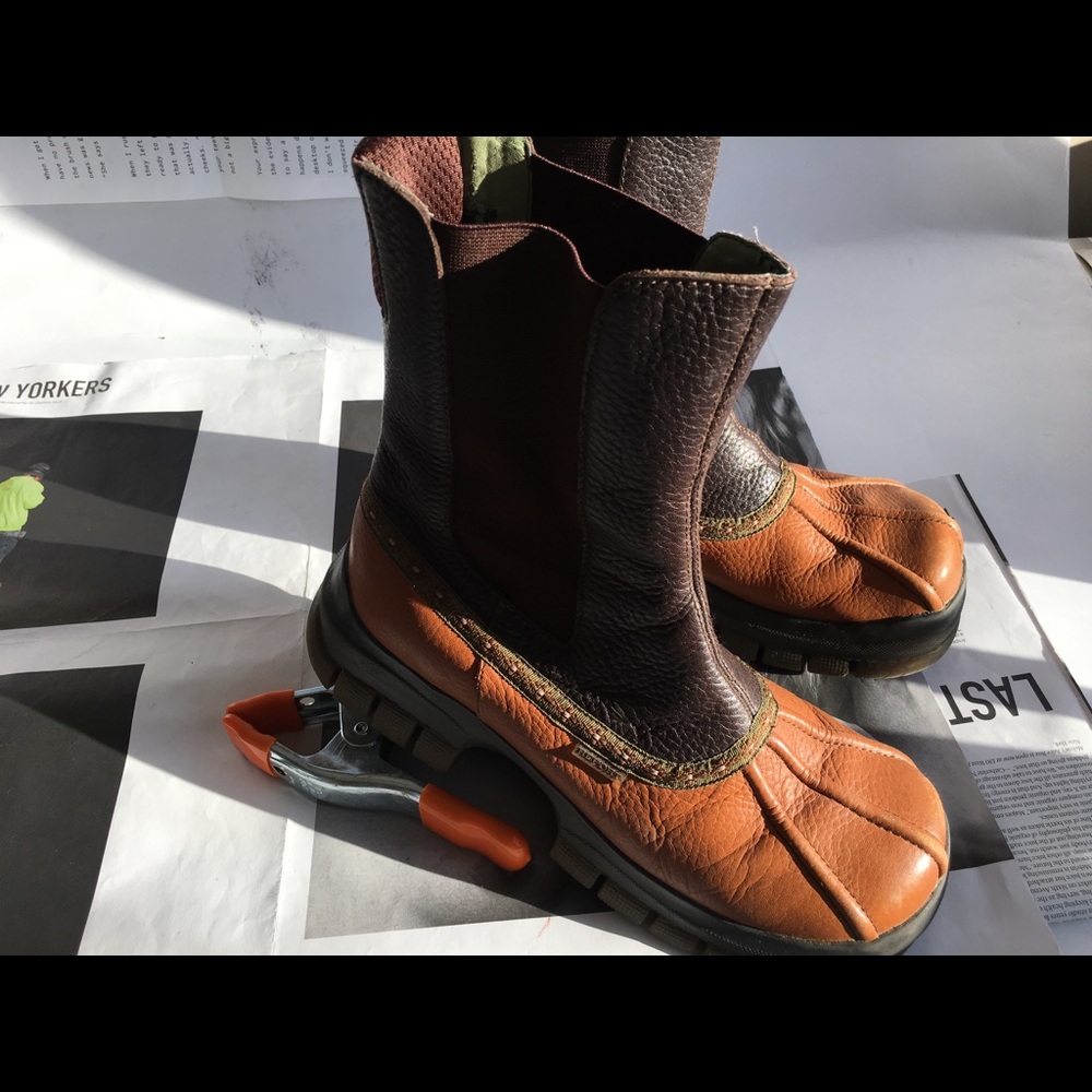 Boots - Picture 3 of 6