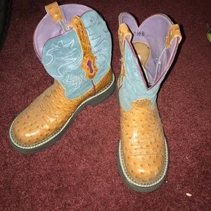Womens ariats boots 7.5