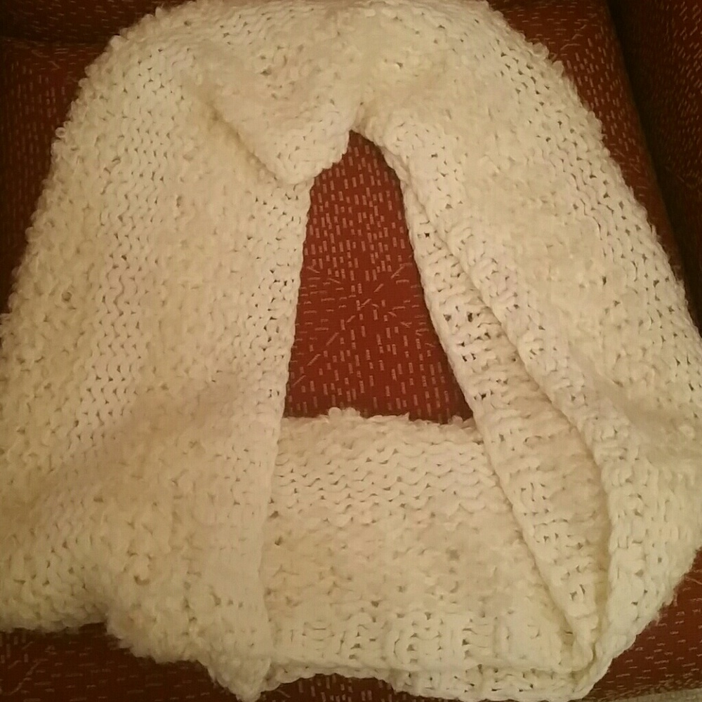 LOFT CREAM KNIT SCARF