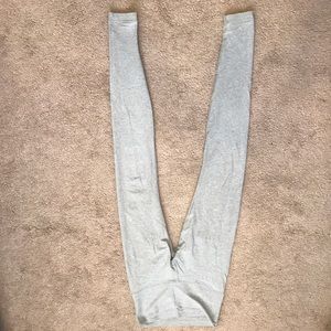 Lululemon Light Gray Wunderunder Size 4