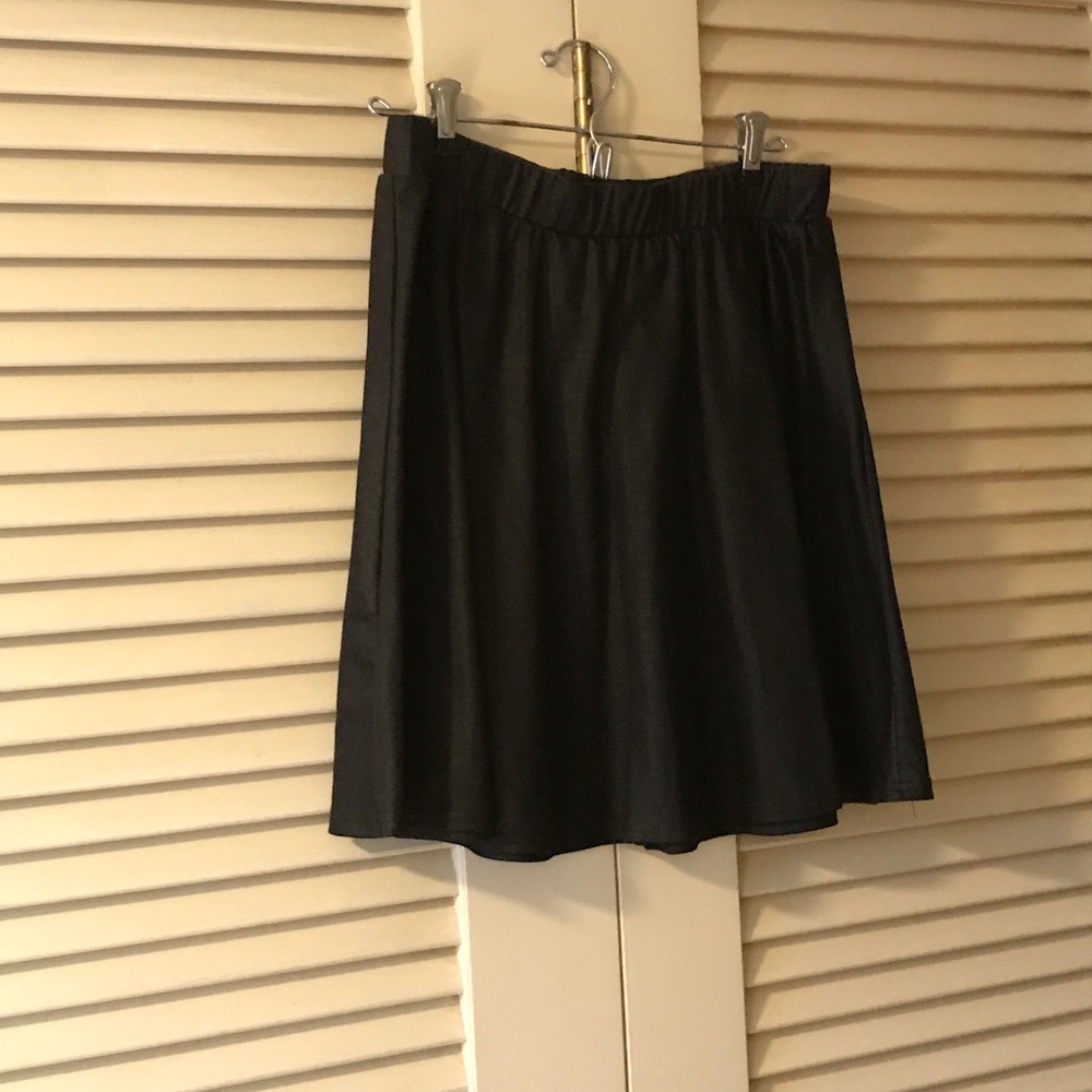 Short black skirt