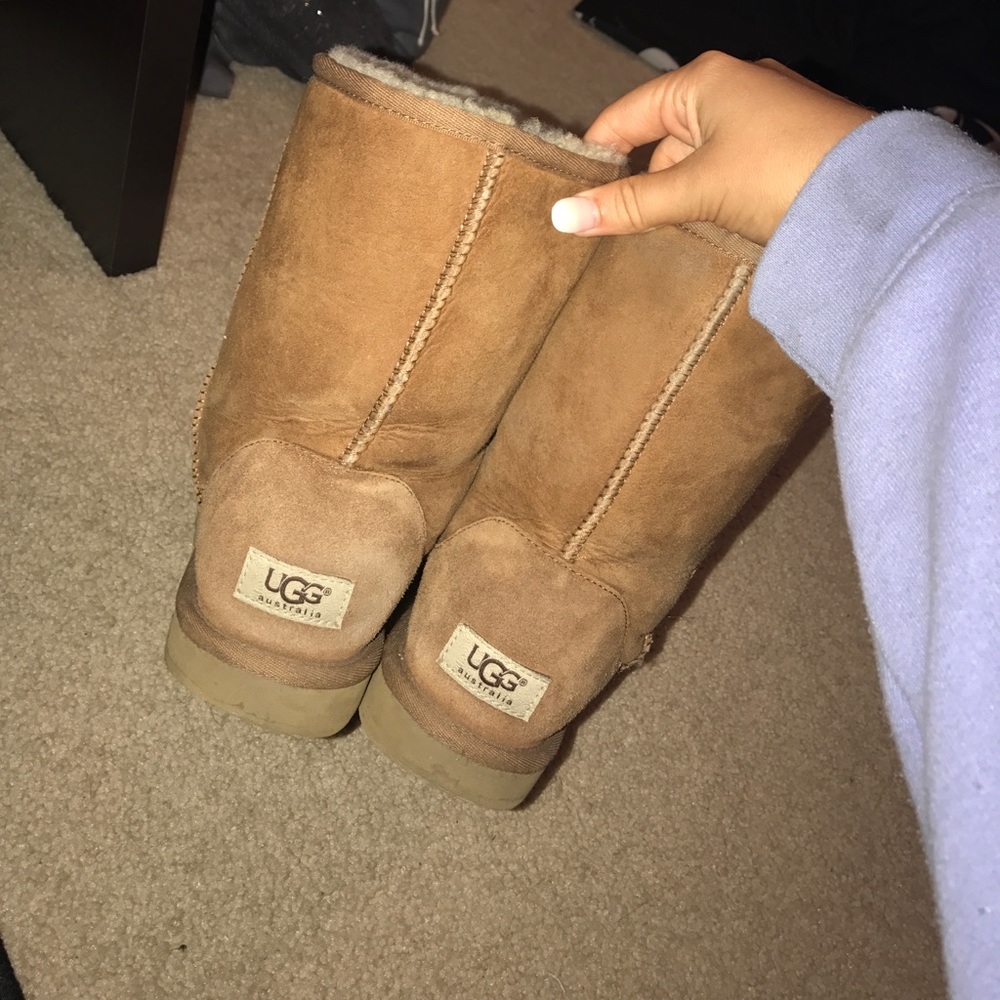 Tan Uggs Size 9