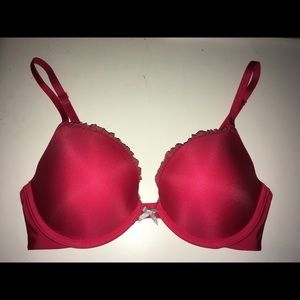 Victoria's Secret t-shirt push-up bra