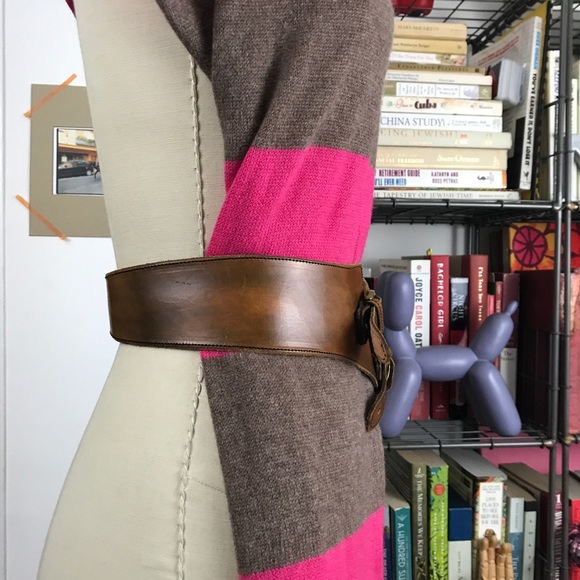 Leather Buckle Snap Back Belt - Picture 2 of 6