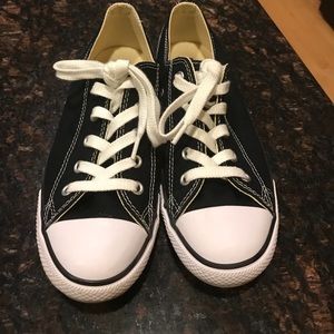 Black converse sneakers