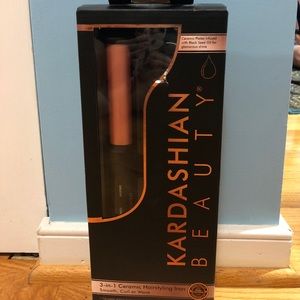 Kardashian Beauty 3 in 1 ceramic iron