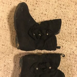 Toddler black boots size 6
