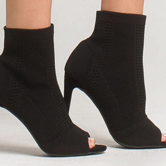 Elnora - Picture 5 of 5