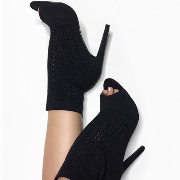 Elnora - Picture 2 of 5