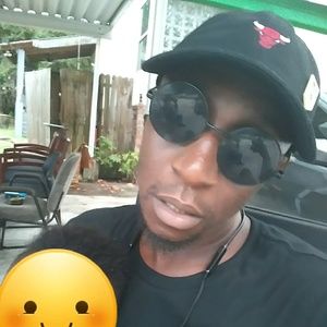 Meet your Posher, Carlos