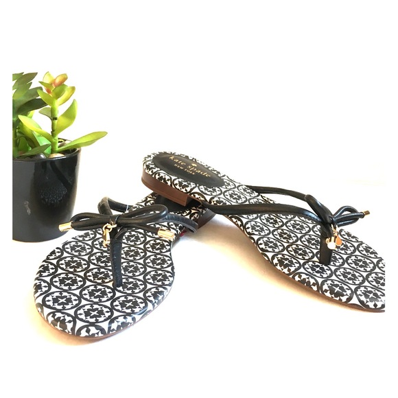kate spade Shoes - ♠️NEW Kate Spade black leather flip flops