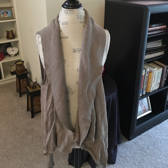 GAP Jackets & Blazers - Sleeveless Ribbed Sweater Vest
