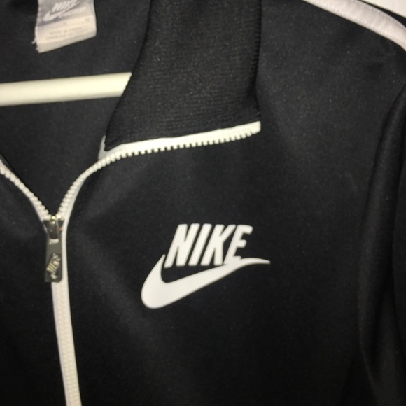 Black Nike Jacket - Picture 2 of 3