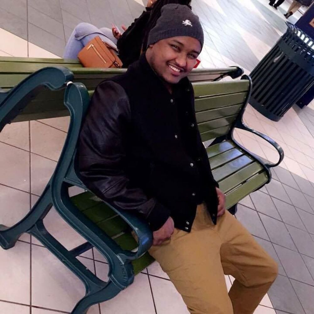 Meet your Posher, Adan