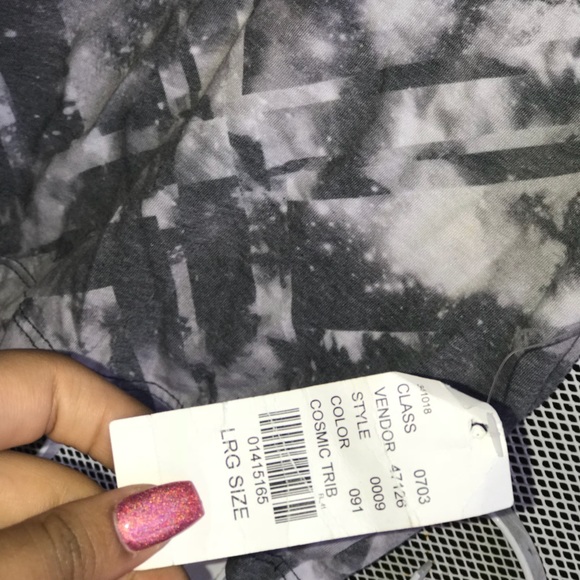 A crop grey top . NEW - Picture 4 of 4