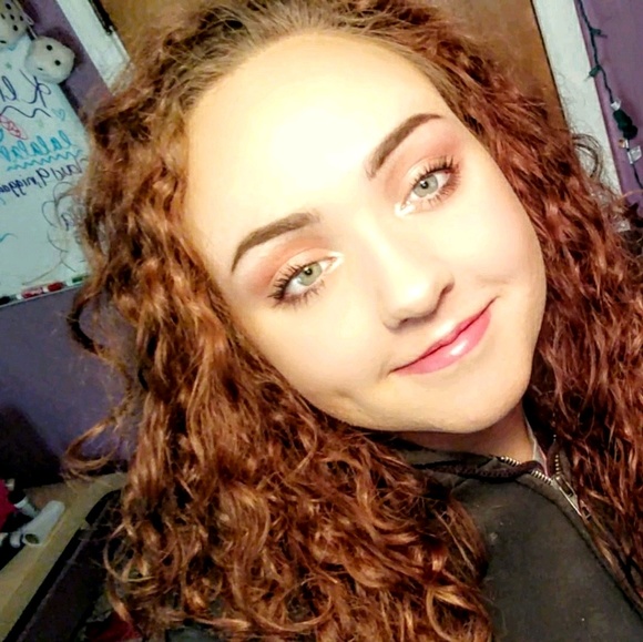 Meet your Posher, Mckenna - Picture 1 of 1