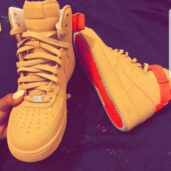 Nike shoes - Picture 1 of 1