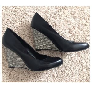🌺SALE NWOT- Unique Nine West black leather wedges