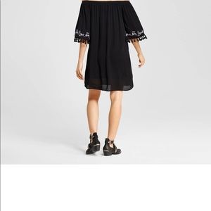 Xhilaration Dresses - Xhilaration Boho Off Shoulder Embroidered Dress Xhilaration Dresses - Xhilaration Boho Off Shoulder Embroidered Dress
