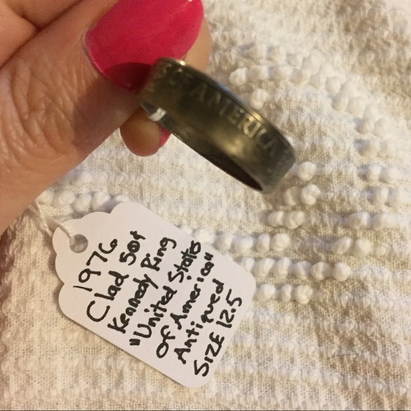 1976 Clad Kennedy Half Dollar Coin Ring - Picture 2 of 7