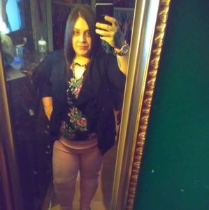Meet your Posher, Melana