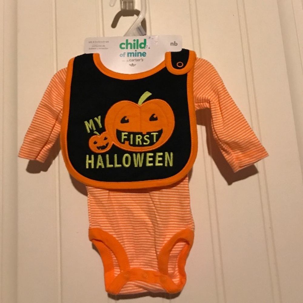 Carters 2 piece bib and bodysuit set size NB NWT