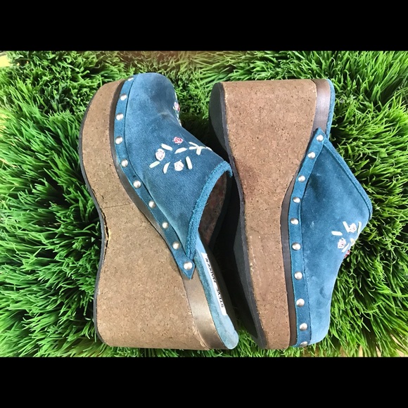 Steve Madden suede clogs! - Picture 2 of 2